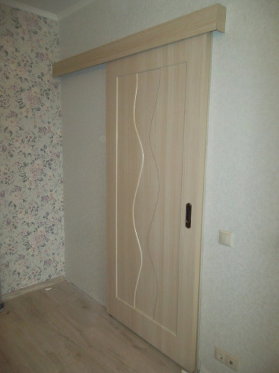 Установка межкомнатных дверей