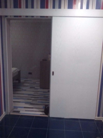 Установка межкомнатных дверей